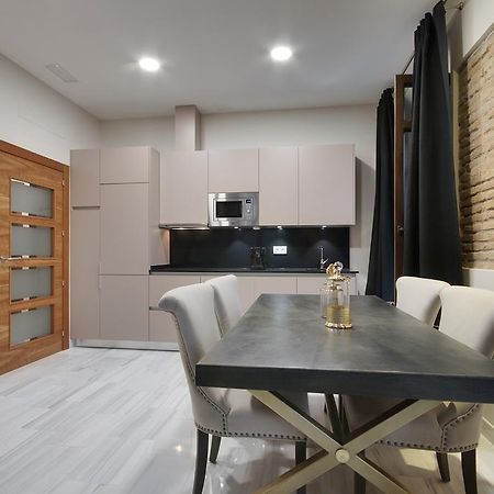 Suites Gran Via Capilla Real กรานาดา ภายนอก รูปภาพ