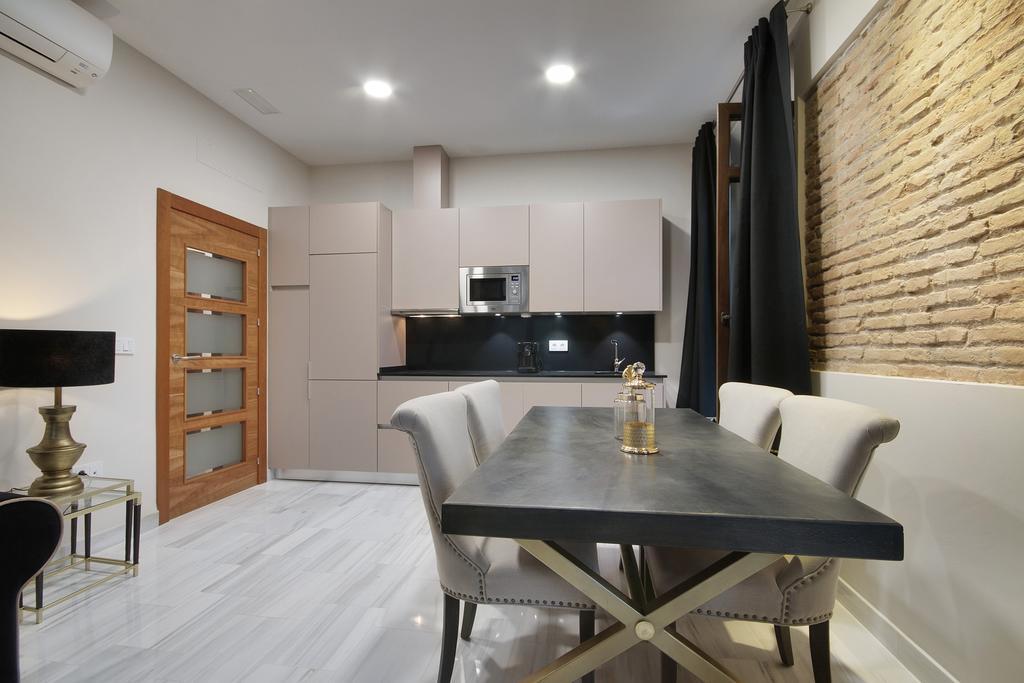 Suites Gran Via Capilla Real กรานาดา ภายนอก รูปภาพ