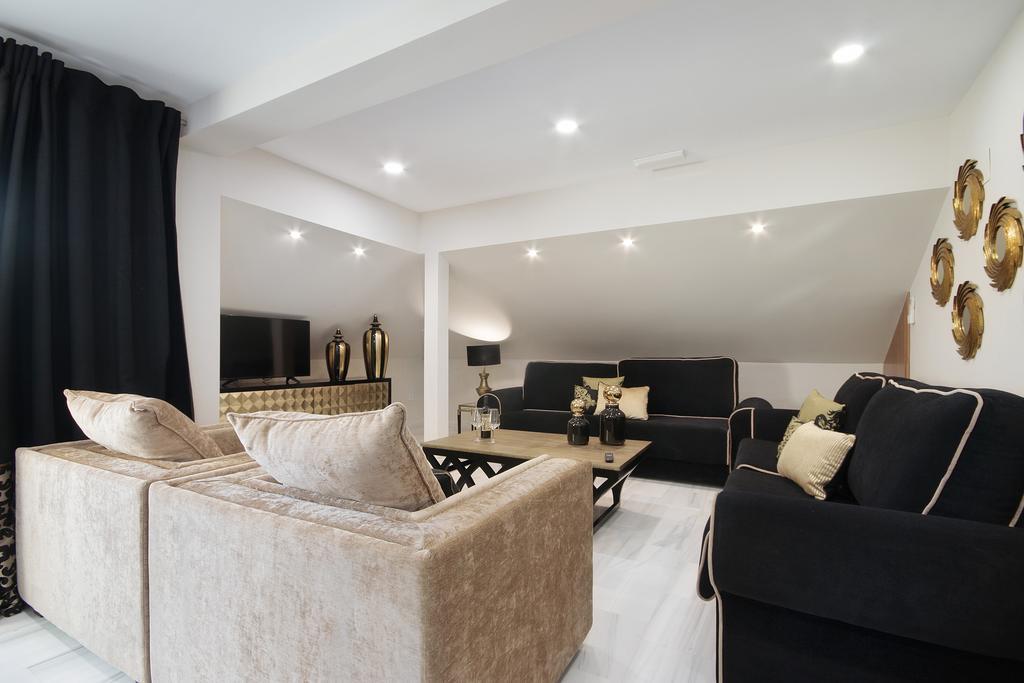 Suites Gran Via Capilla Real กรานาดา ภายนอก รูปภาพ