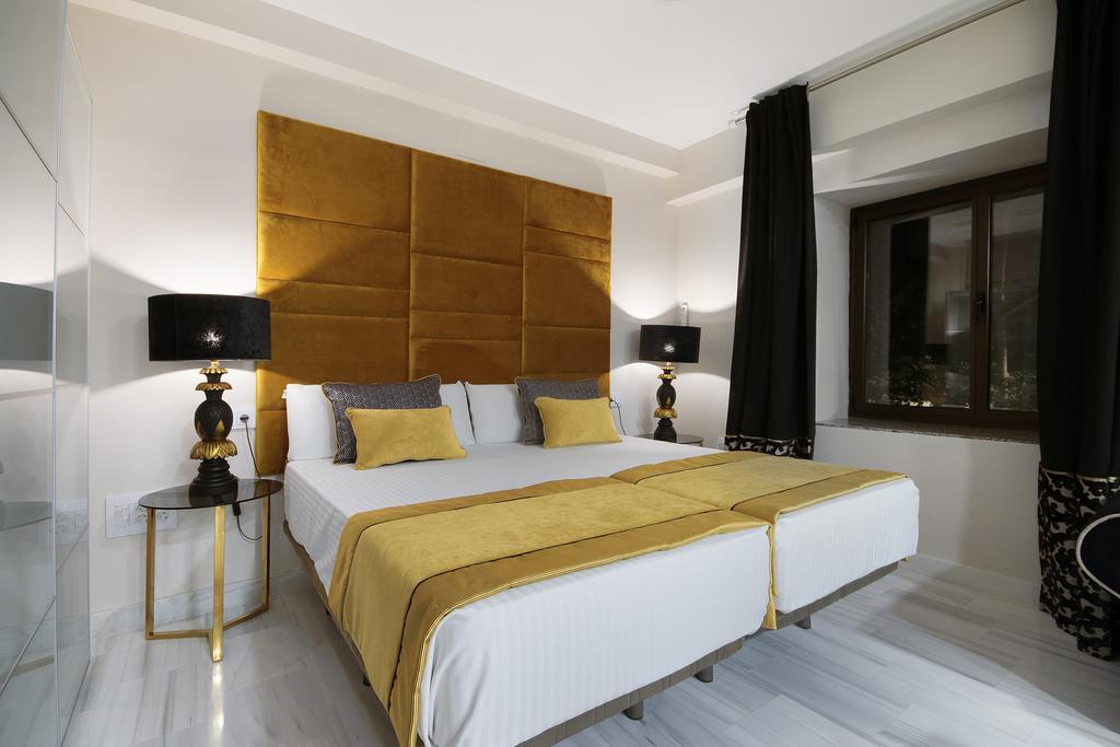 Suites Gran Via Capilla Real กรานาดา ภายนอก รูปภาพ