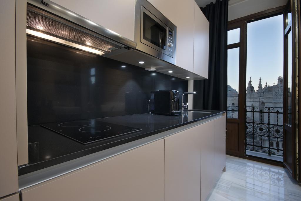 Suites Gran Via Capilla Real กรานาดา ภายนอก รูปภาพ