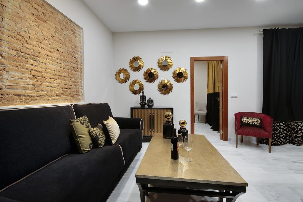 Suites Gran Via Capilla Real กรานาดา ภายนอก รูปภาพ