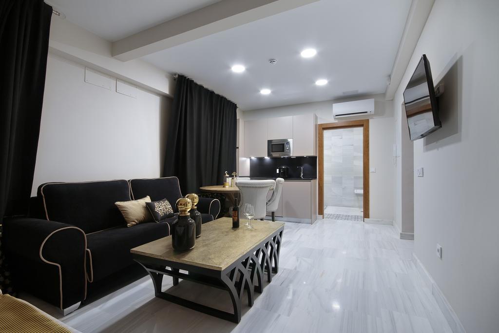 Suites Gran Via Capilla Real กรานาดา ภายนอก รูปภาพ