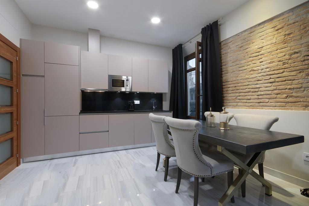 Suites Gran Via Capilla Real กรานาดา ภายนอก รูปภาพ