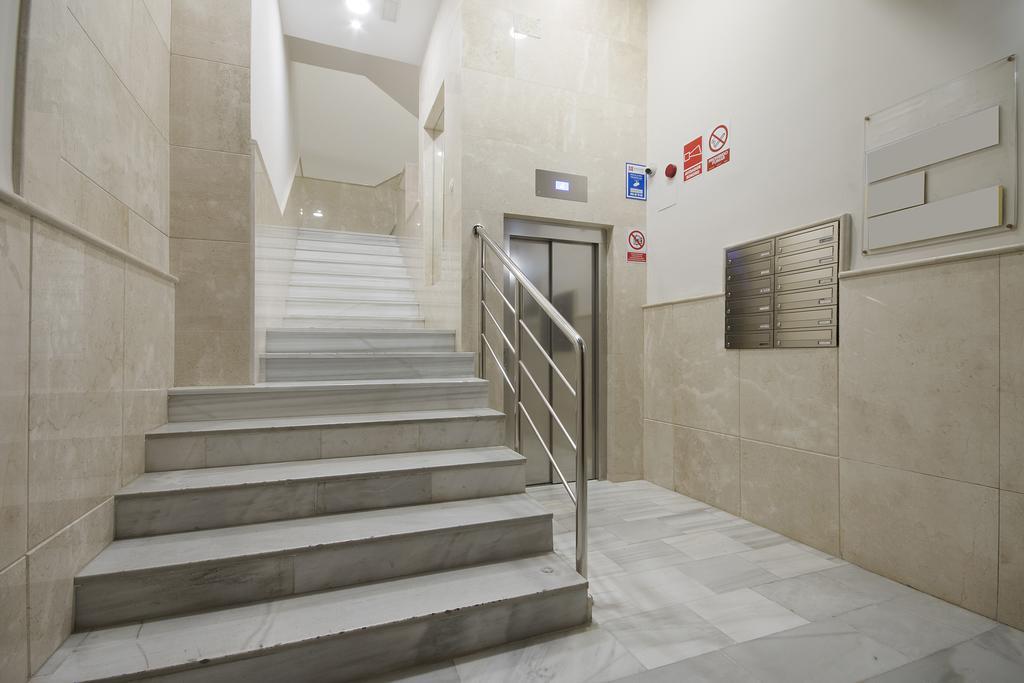 Suites Gran Via Capilla Real กรานาดา ภายนอก รูปภาพ
